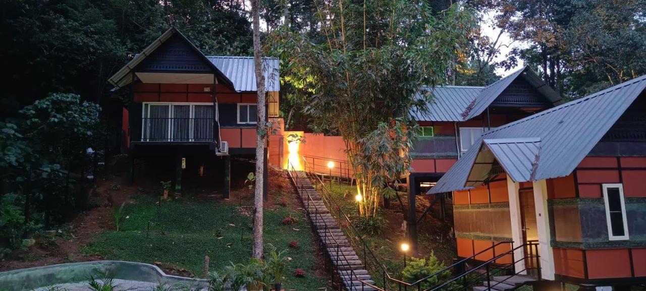 Santhi Hill View Resort 무나르 외부 사진