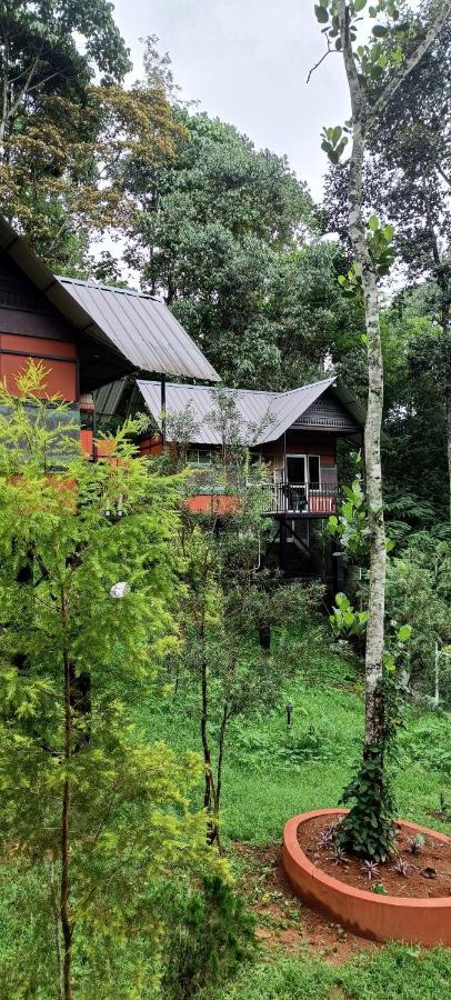 Santhi Hill View Resort 무나르 외부 사진