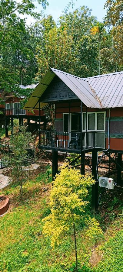 Santhi Hill View Resort 무나르 외부 사진