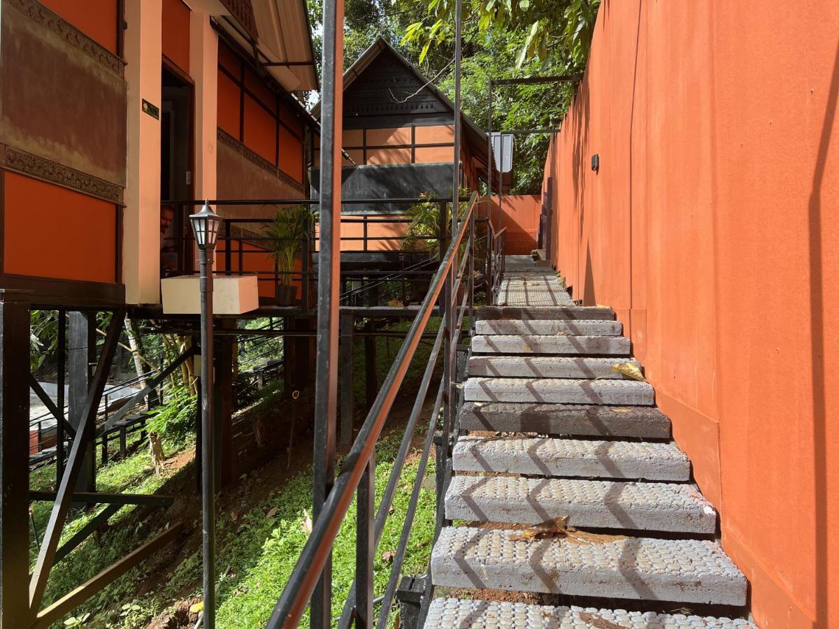 Santhi Hill View Resort 무나르 외부 사진