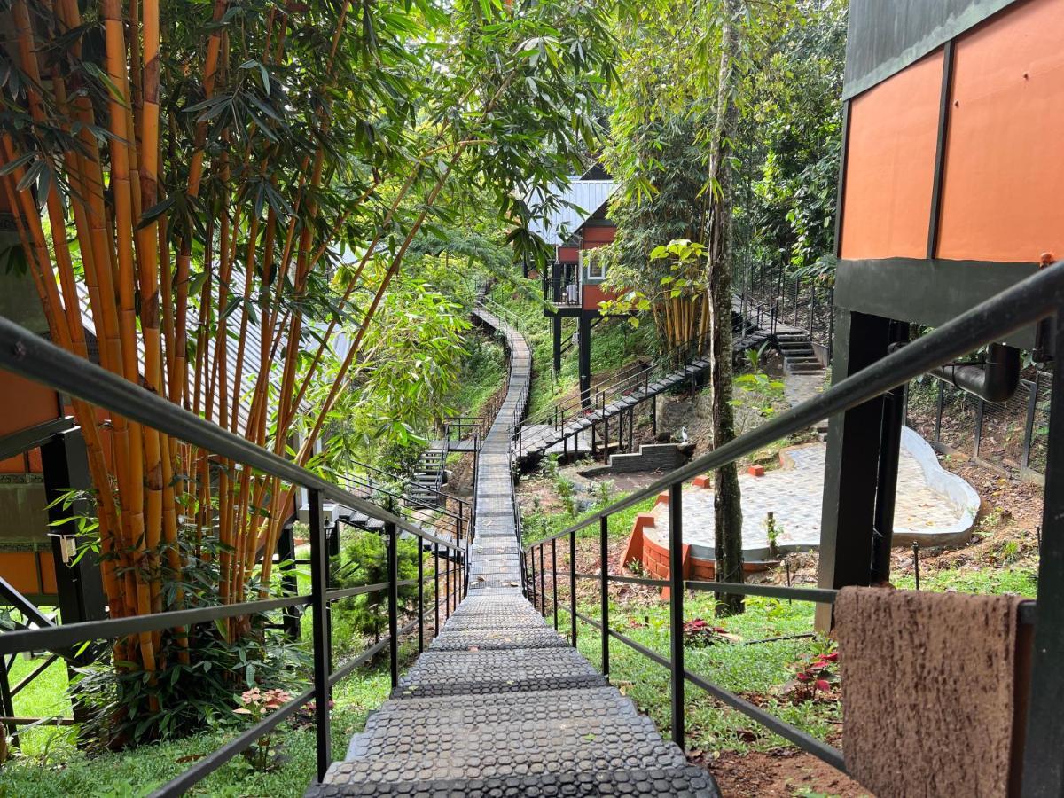 Santhi Hill View Resort 무나르 외부 사진