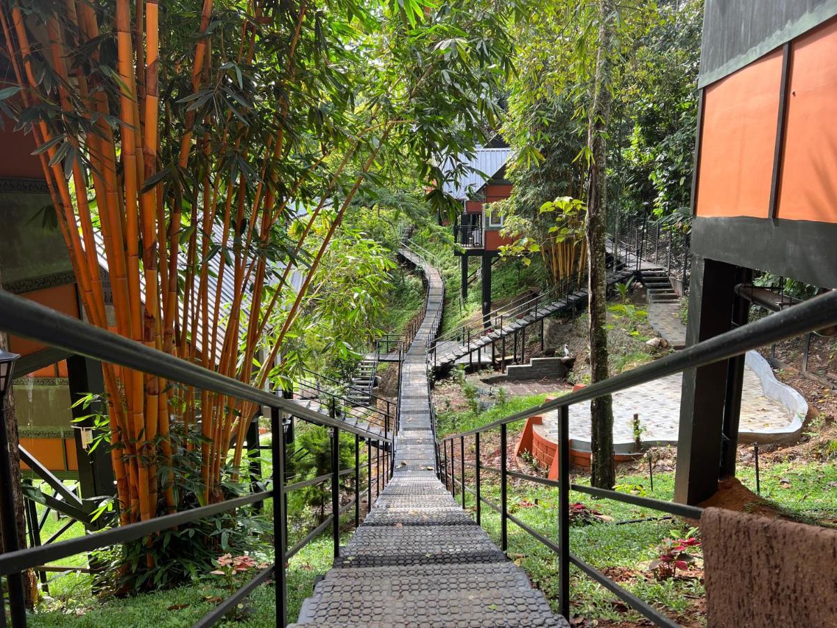 Santhi Hill View Resort 무나르 외부 사진