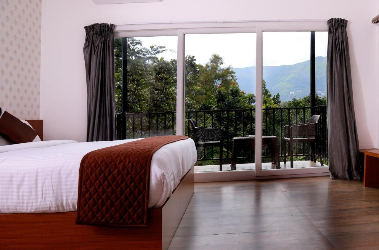 Santhi Hill View Resort 무나르 외부 사진