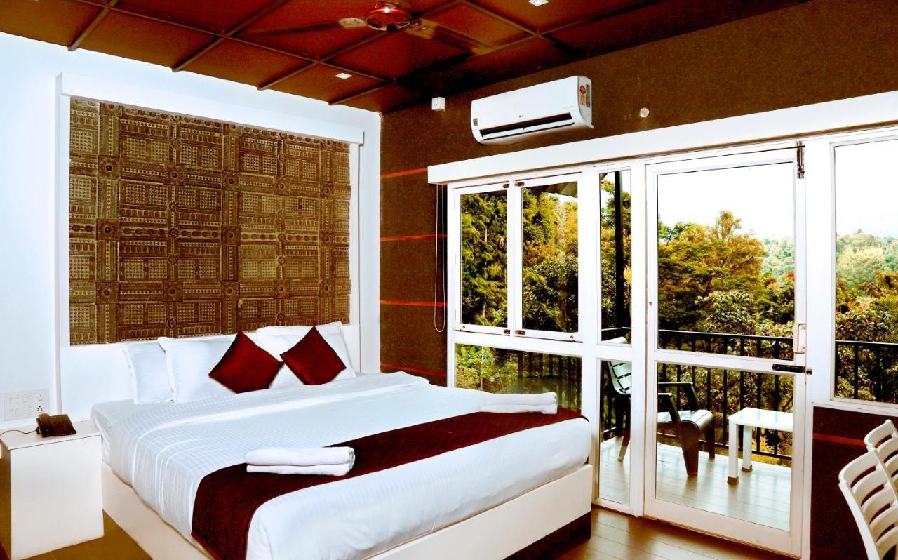 Santhi Hill View Resort 무나르 외부 사진